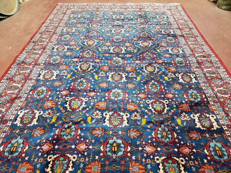The Elegance of Minimalist Persian Carpets